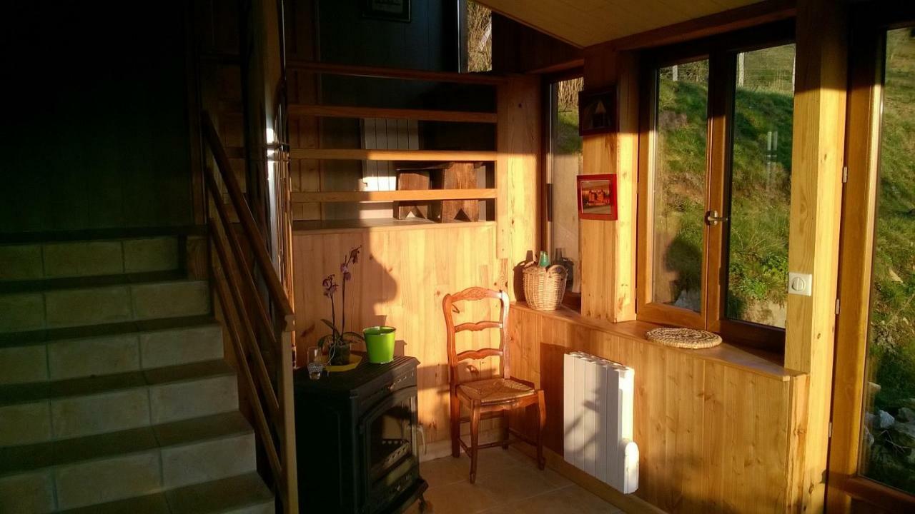 Gite " Oree Des Bois" Vertolaye Eksteriør bilde